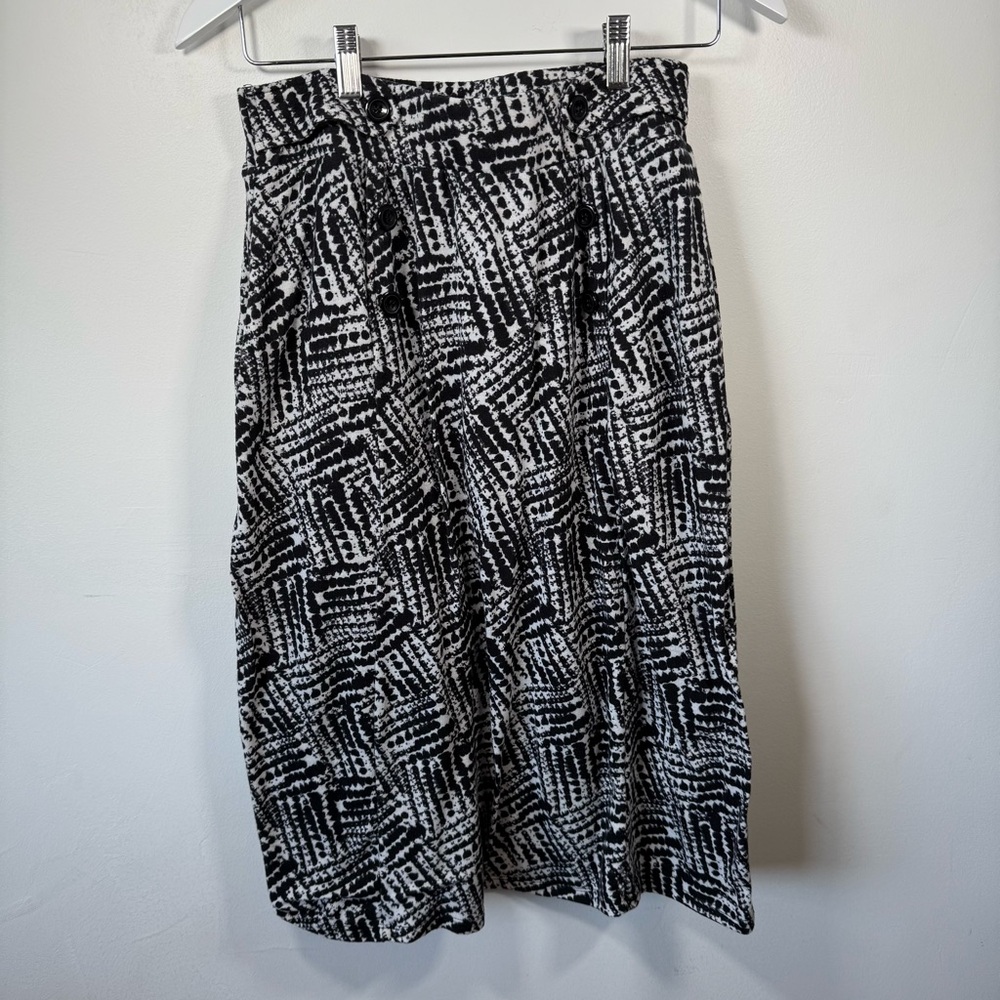 Robert Louis Black & White Abstract Midi Skirt – Size M – Button Detail/Pockets